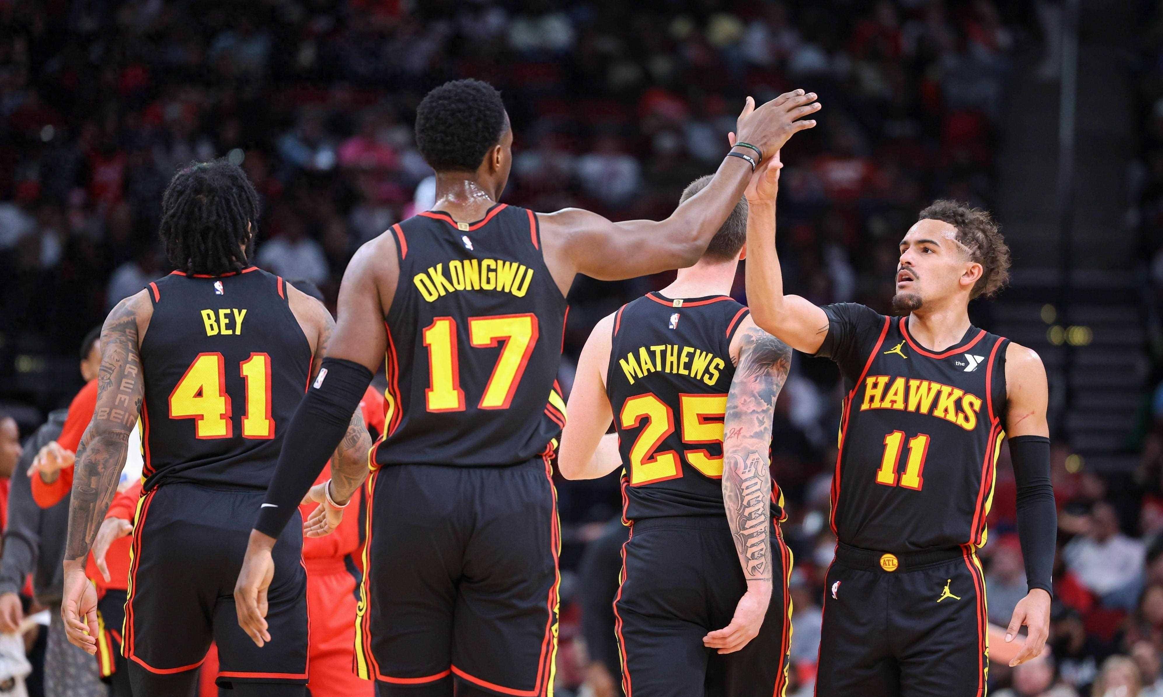 黑白直播-浓眉哥连续三场比赛得分超过持续失利，老鹰不断突破！