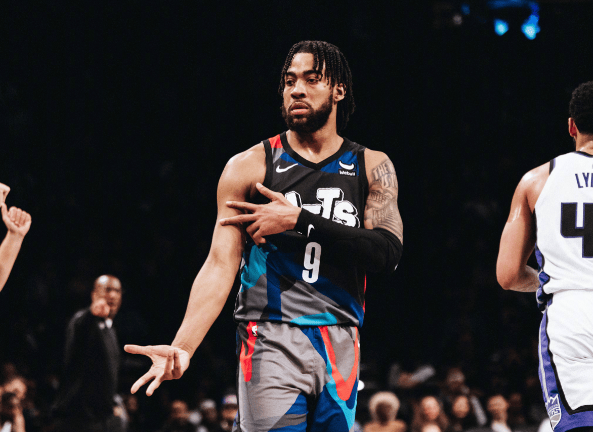 黑白体育-关于Rookie在湖人比赛中大胜，关键助攻引发热议！的信息