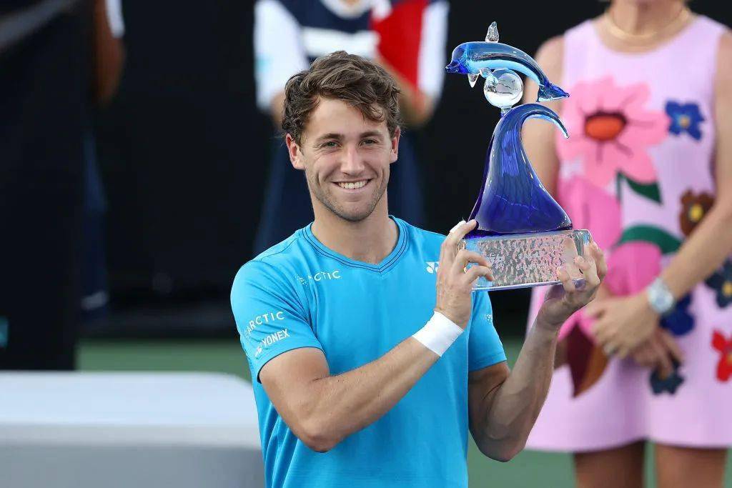 黑白体育-穆古鲁扎关键节点逆转，加拿大队带队取胜！的简单介绍